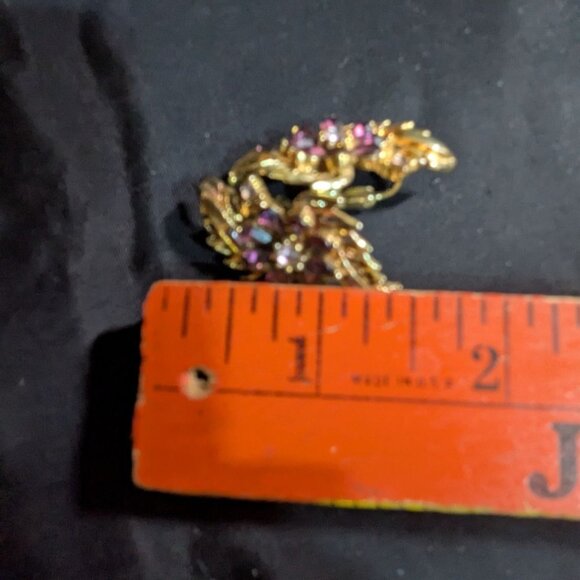 Vintage Coro Gold-Tone Clip-On Earrings With Purple Rhinestones Floral Design - Picture 5 of 7